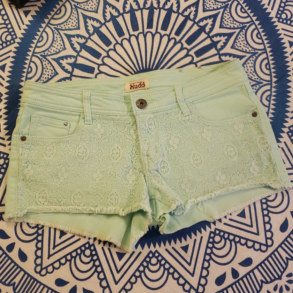 Mudd green lace shorts 9
